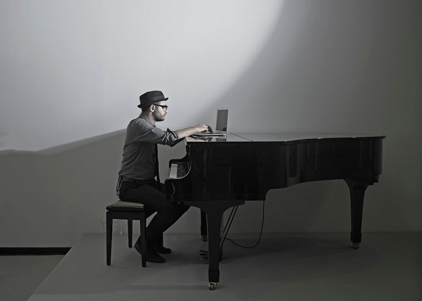 Oliver Blank - Piano (Copyright Xoan Piñon, 2012) Edited